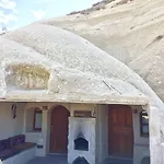 Sunset Cave Otel