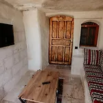 Sunset Cave Otel 2*